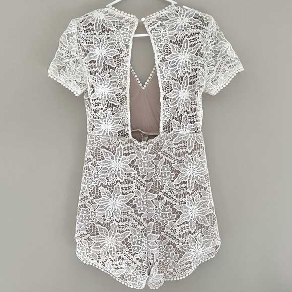 Love Tree White Lace Romper Size Small - Picture 4 of 5